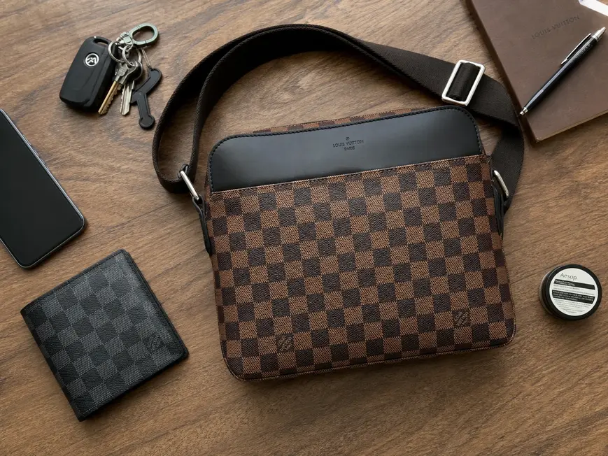 2015 Damier Ebene Jake Messager Handbag N41568 photo review